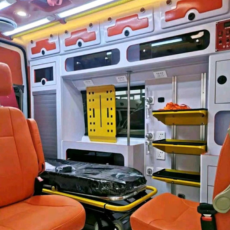 蓬江长途救护车护送病人租赁价格
